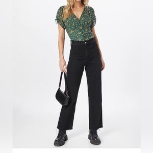 Silk Evie Tie-Sleeve Top in Fresh Sprigs